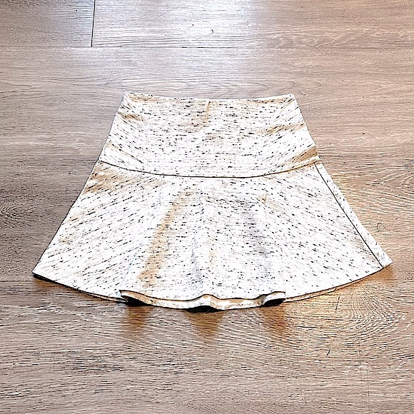 Aritzia Dresses & Skirts - ARITZIA • WILFRED • Mini Skirt • Size 6 • Cream Speckled